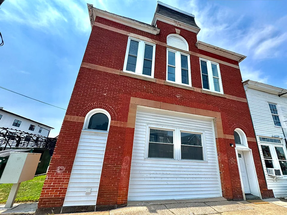 118 E Chestnut St #7