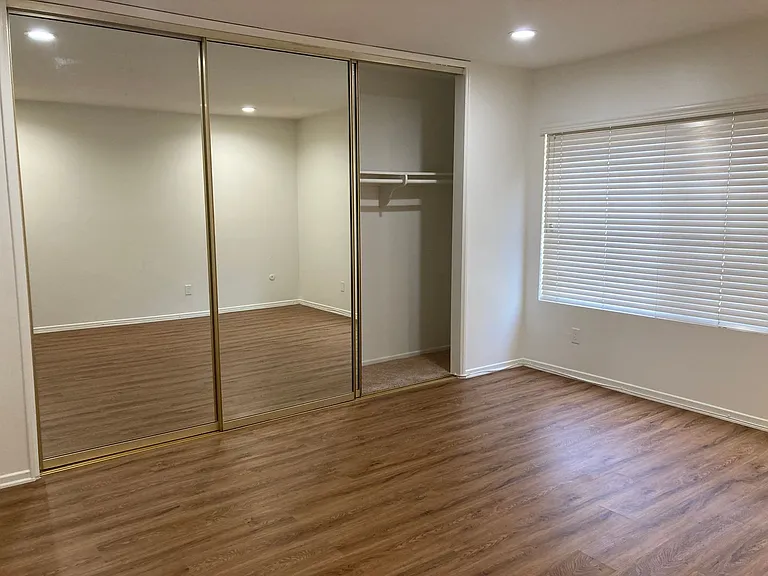130 W Mountain St — Photo 14