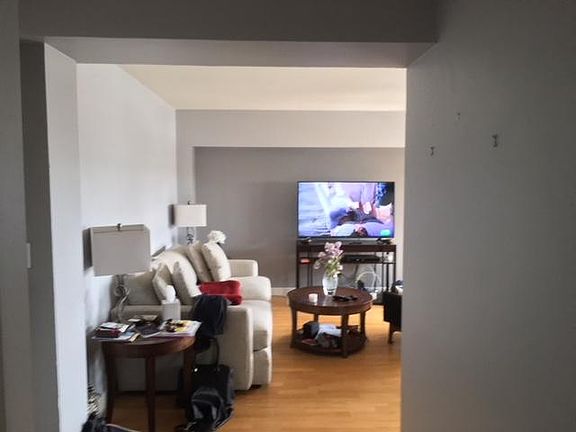 2nd image of 4960 N Marine Dr #11XX