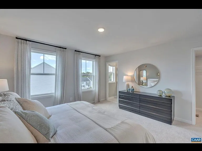 4831 Mercer St — Photo 7