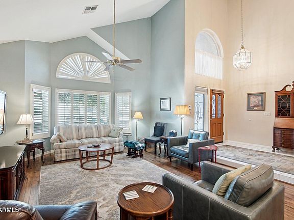 5th image of 1071 E SEMINOLE Drive