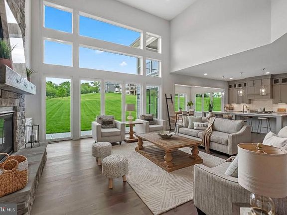 3rd image of 375 Bronson Cir #R1p