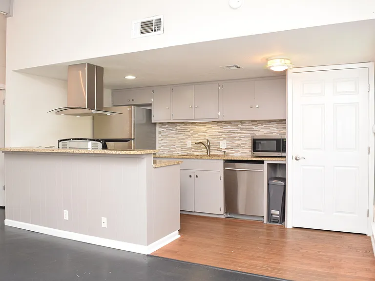 5601 Woodrow Ave #102 — Photo 5