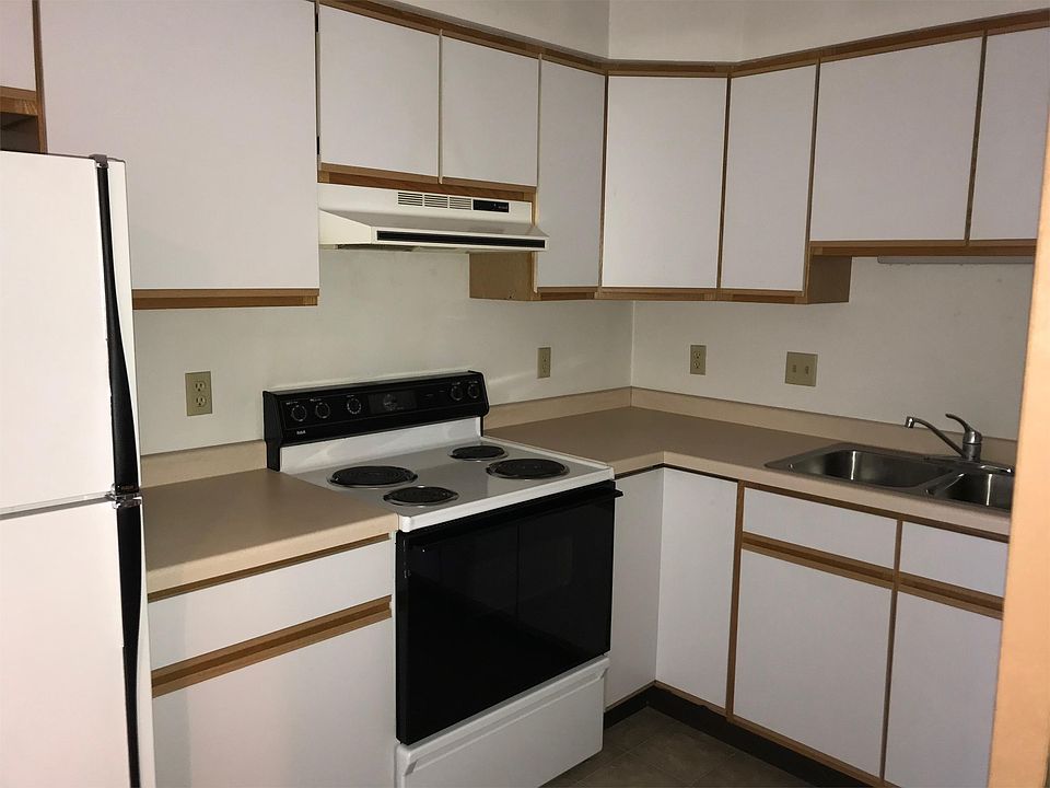 1st image of 912 6th St S #10499915