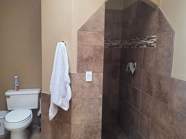 2121 E Desert Lakes Dr — Photo 33