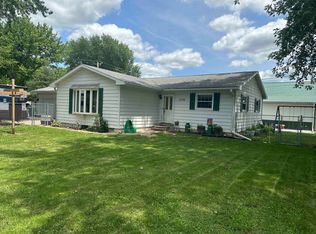 2300 Arnold St, Savanna, IL 61074