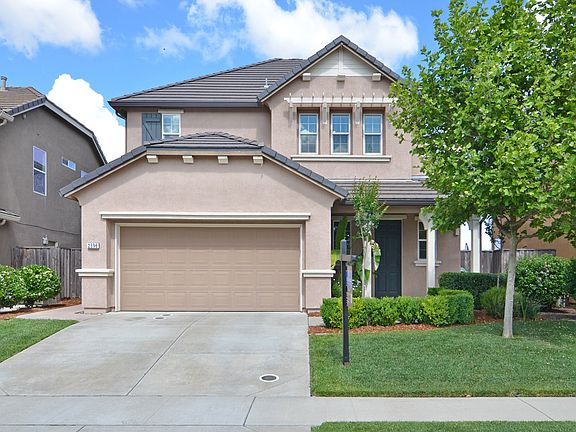 3rd image of 2596 Woodfield Way