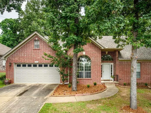 1907 Cherrybend Dr, Little Rock, AR 72211