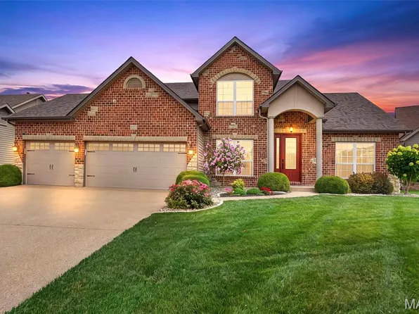 2218 Homefield Grove Dr, O'Fallon, MO 63366