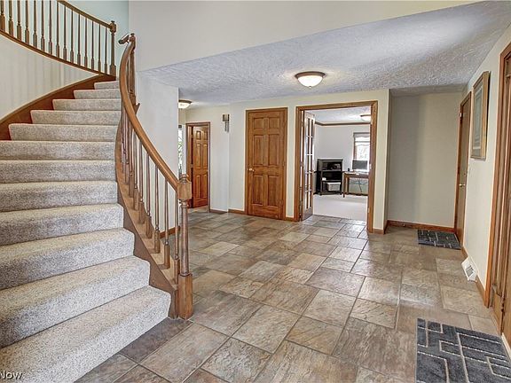 3rd image of 17462 Pioneers Creek Cir