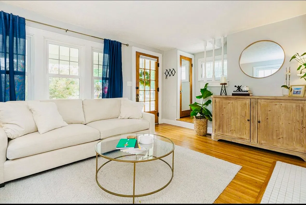 2 bed, 1.5 bath, 1075 sqft, $2,300 — Photo 3