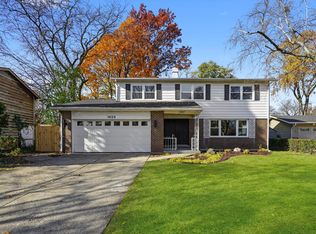 1404 S Birch Dr, Mount Prospect, IL 60056