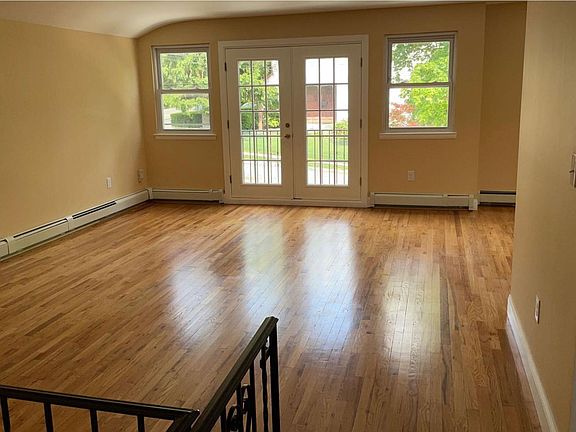4th image of 312 Mountainview Ave Floor 2