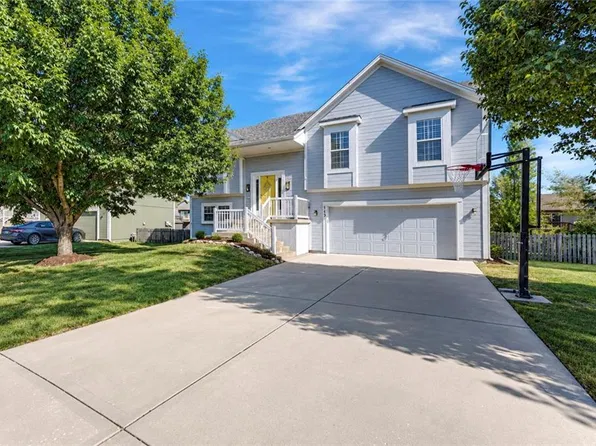 713 S Meadowbrook St, Gardner, KS 66030