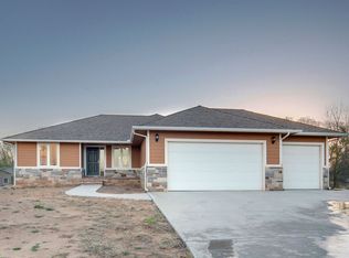 316 Lakeside Ct, Cheney, KS 67025