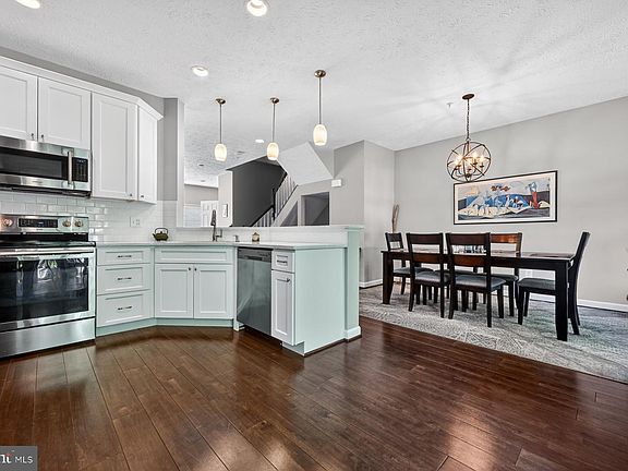 5th image of 3228 Escapade Cir