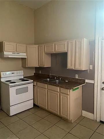 2502 Dumaine St — Photo 2