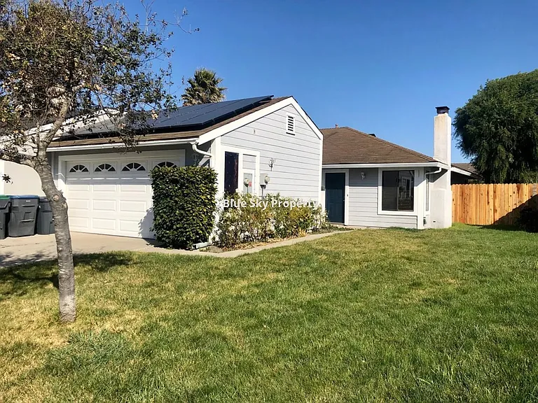 406 Coronado Dr — Photo 1