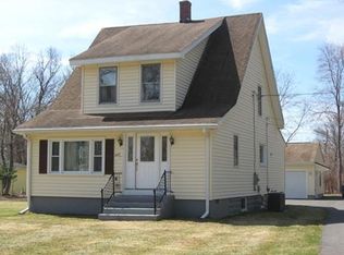 657 Amostown Rd, West Springfield, MA 01089