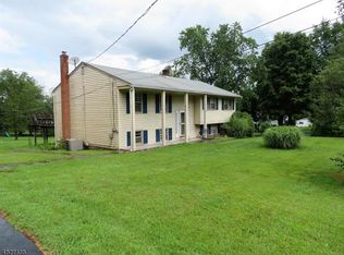 73 Hogback Rd, Pittstown, NJ 08867