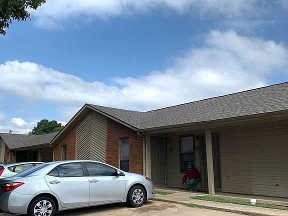 2nd image of 1416 Marketplace Dr #12