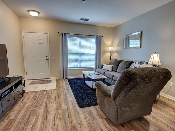 2nd image of 874 Vineland Pl