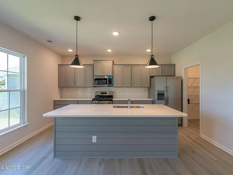 7817 Firescale Ct — Photo 4