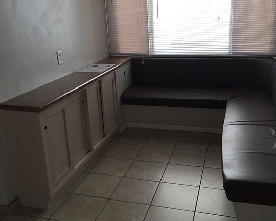5th image of 4425 Victoria Park Pl