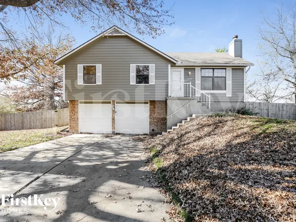 1934 SW 5th St, Lees Summit, MO 64081