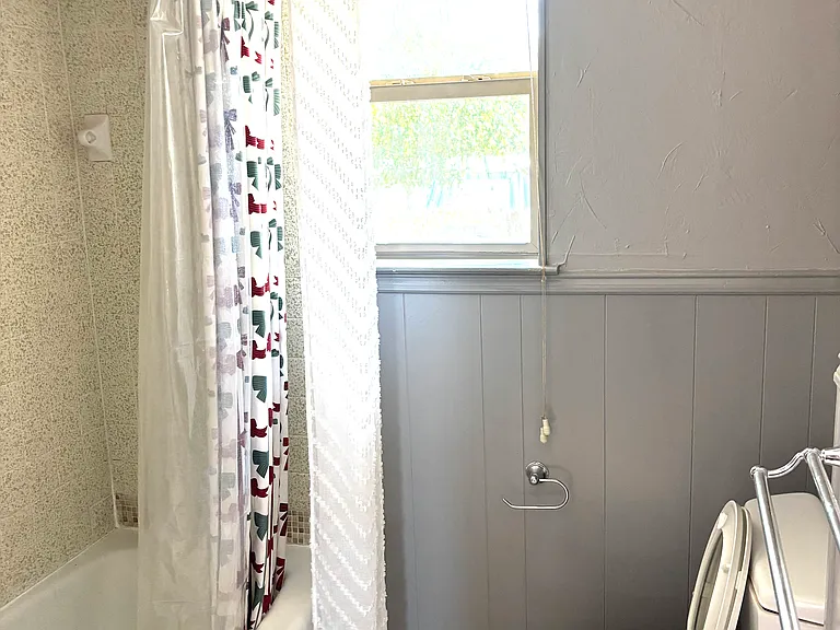 606 Laurence Dr — Photo 12