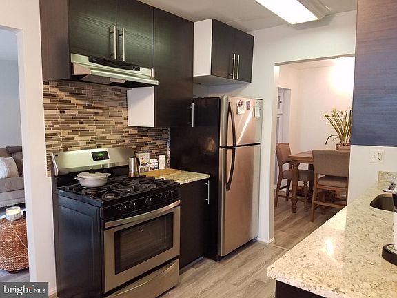 3rd image of 880 College Pkwy #30