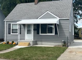 18915 Hazelwood St, Roseville, MI 48066