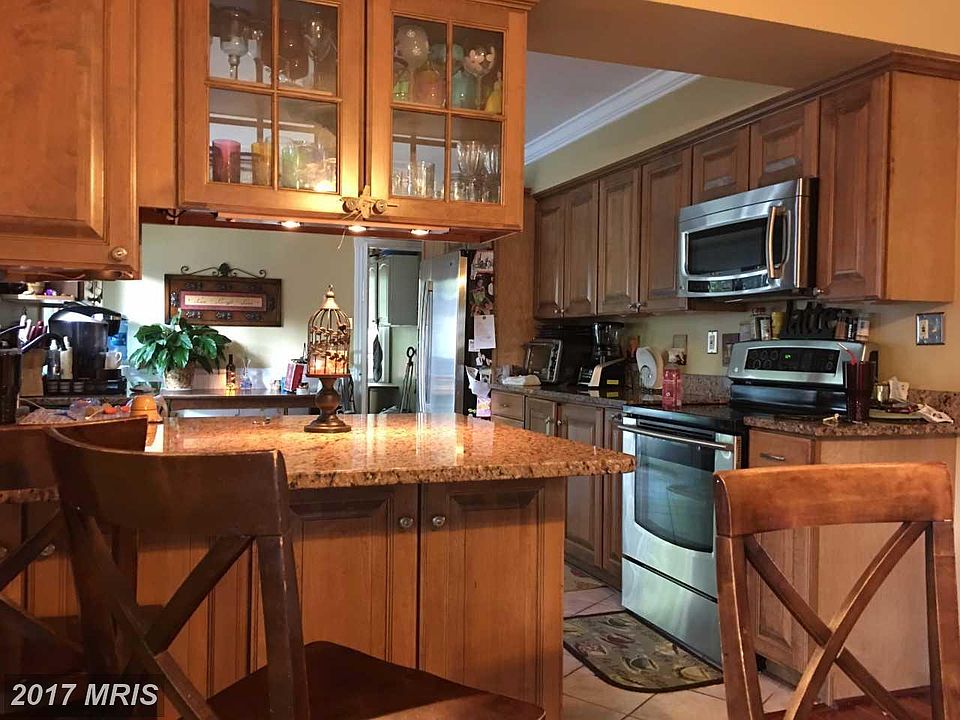 2nd image of 410 Tanglewood Ct
