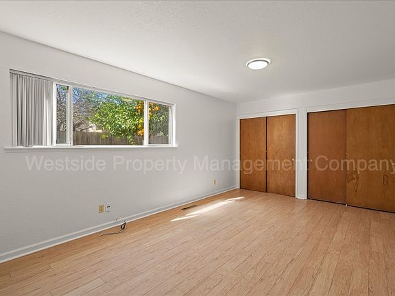 5th image of 243 Superior Dr APT A