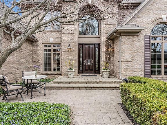 4th image of 39824 Woodside Dr N #44