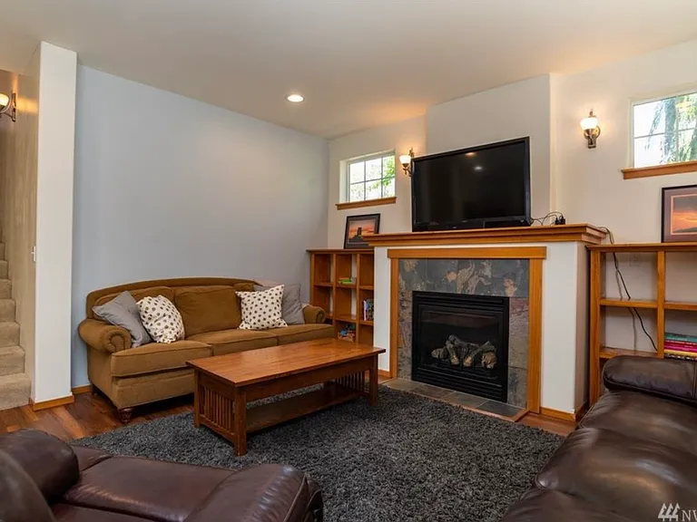1119 N Waugh Rd — Photo 14