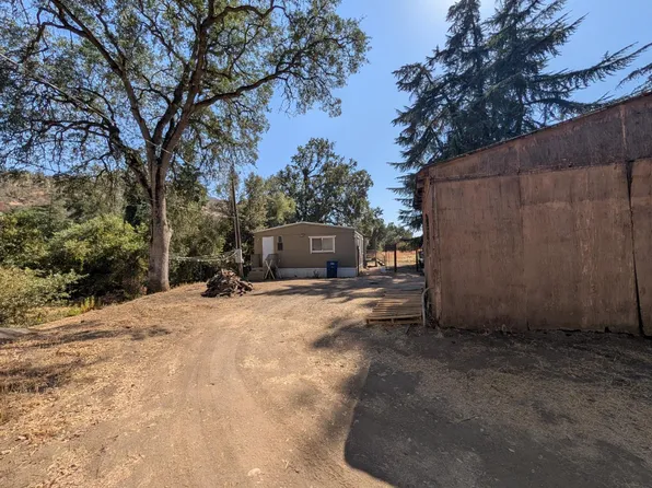 36197 Mistletoe Rd, Squaw Valley, CA 93675