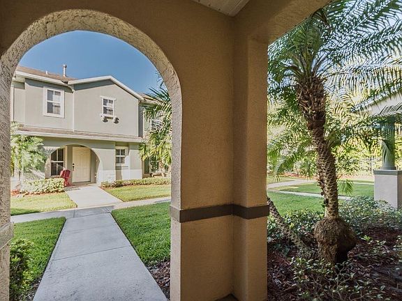 4th image of 1725 Pointe West Way