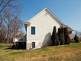 5th image of 2600 Emerald Ave