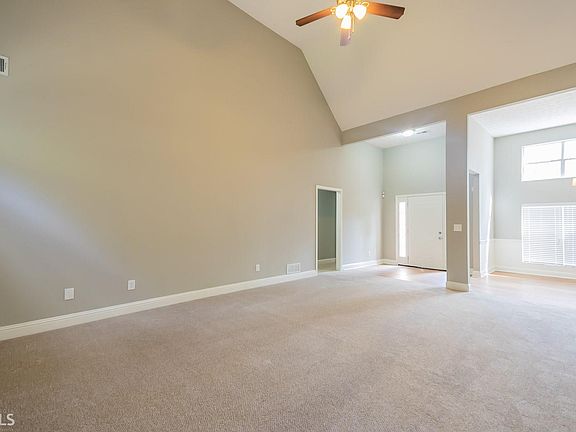 4th image of 5035 Victoria Park Dr