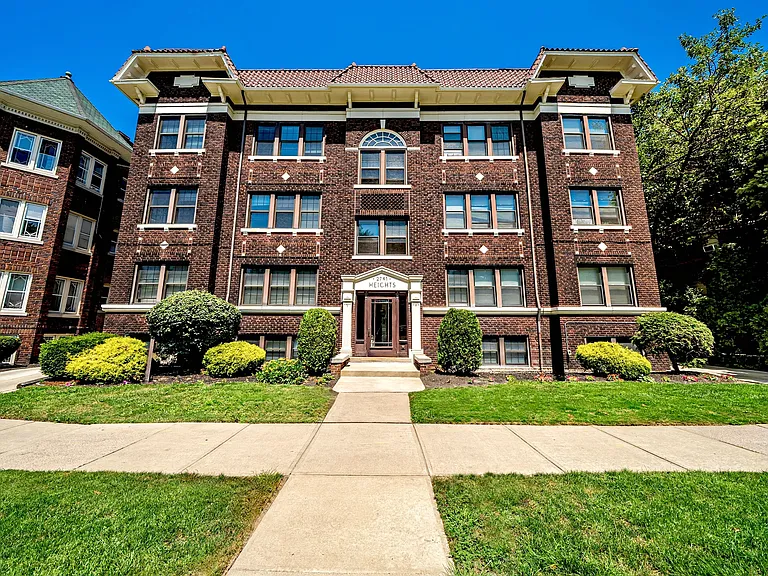 Lewis Manor Apartments — Photo 30
