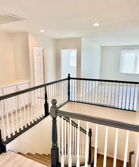 1562 Cheshire Dr — Photo 32