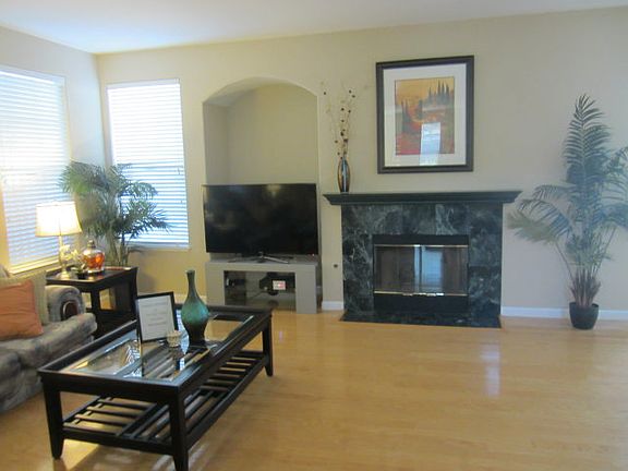 5th image of 833 Dederick Ct