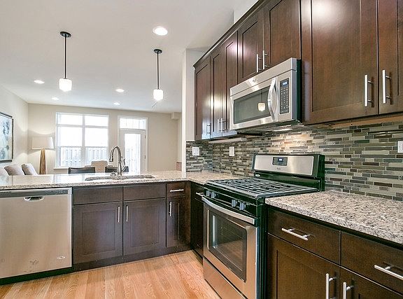 5th image of 2338 E 71st St #2338