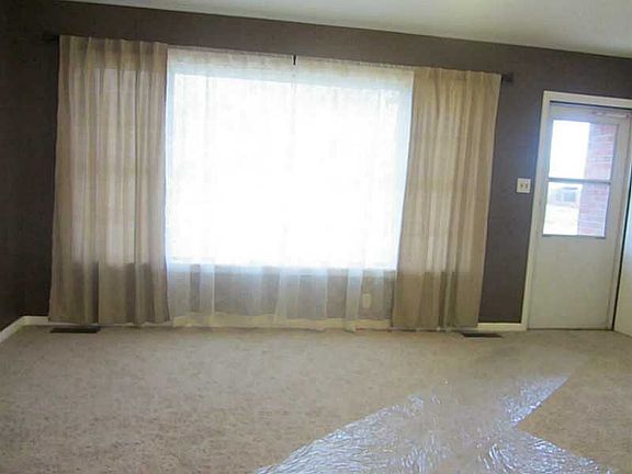 3rd image of 60 South St