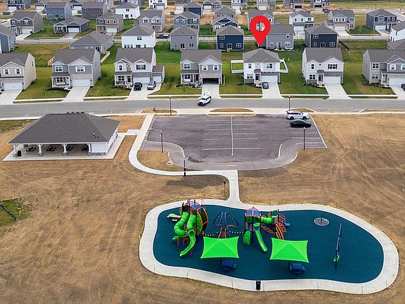 2nd image of 938 Caroline Dr