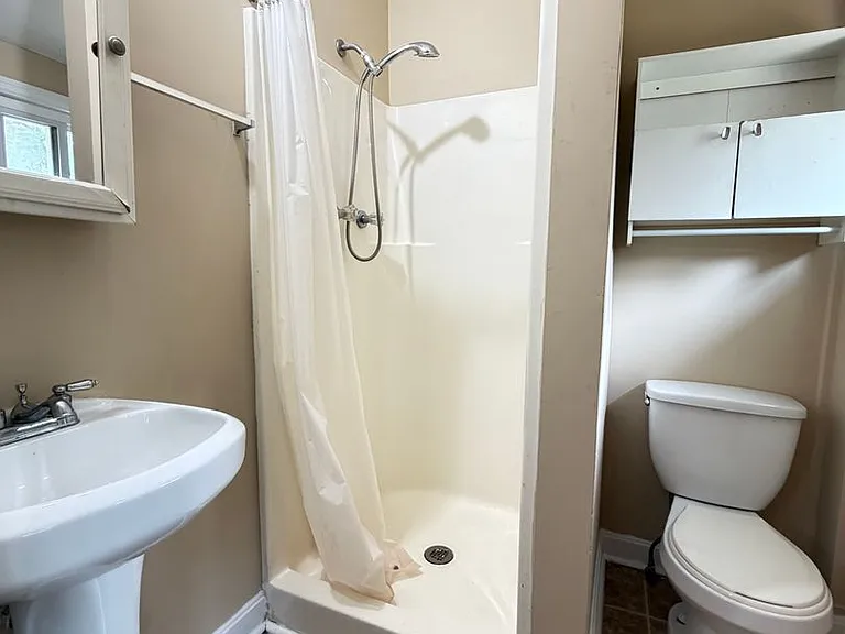 538 Lilly Ave — Photo 8