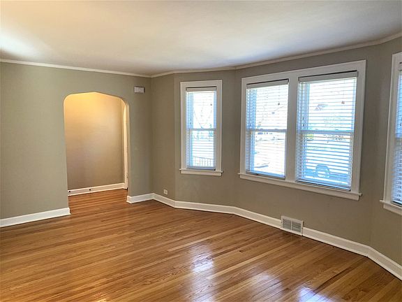 3rd image of 3058 N Nordica Ave