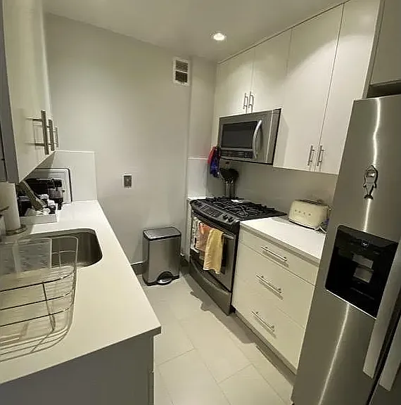 146 W 57th St #38A — Photo 10