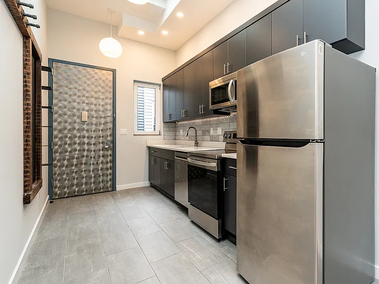 1628 Summerfield St #2B — Photo 18